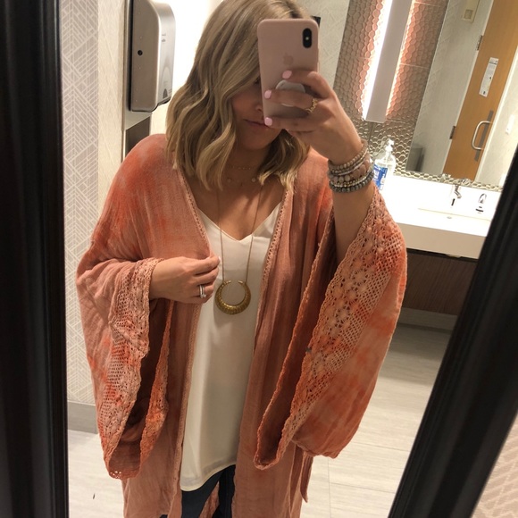 Meet your Posher, Amanda. - Picture 2 of 5